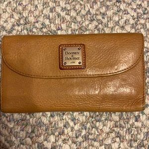 Dooney & Bourke brown leather wallet